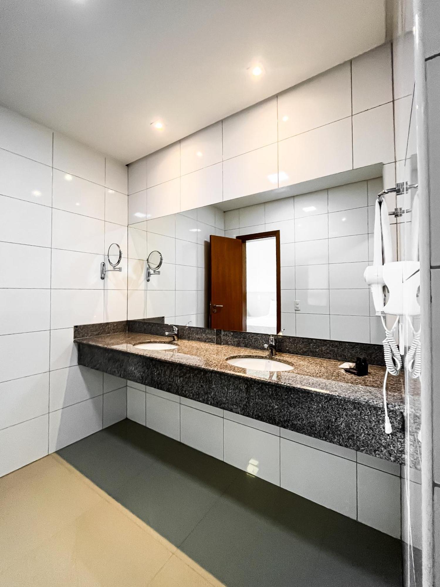 Liguori Hotel ترينيداد المظهر الخارجي الصورة