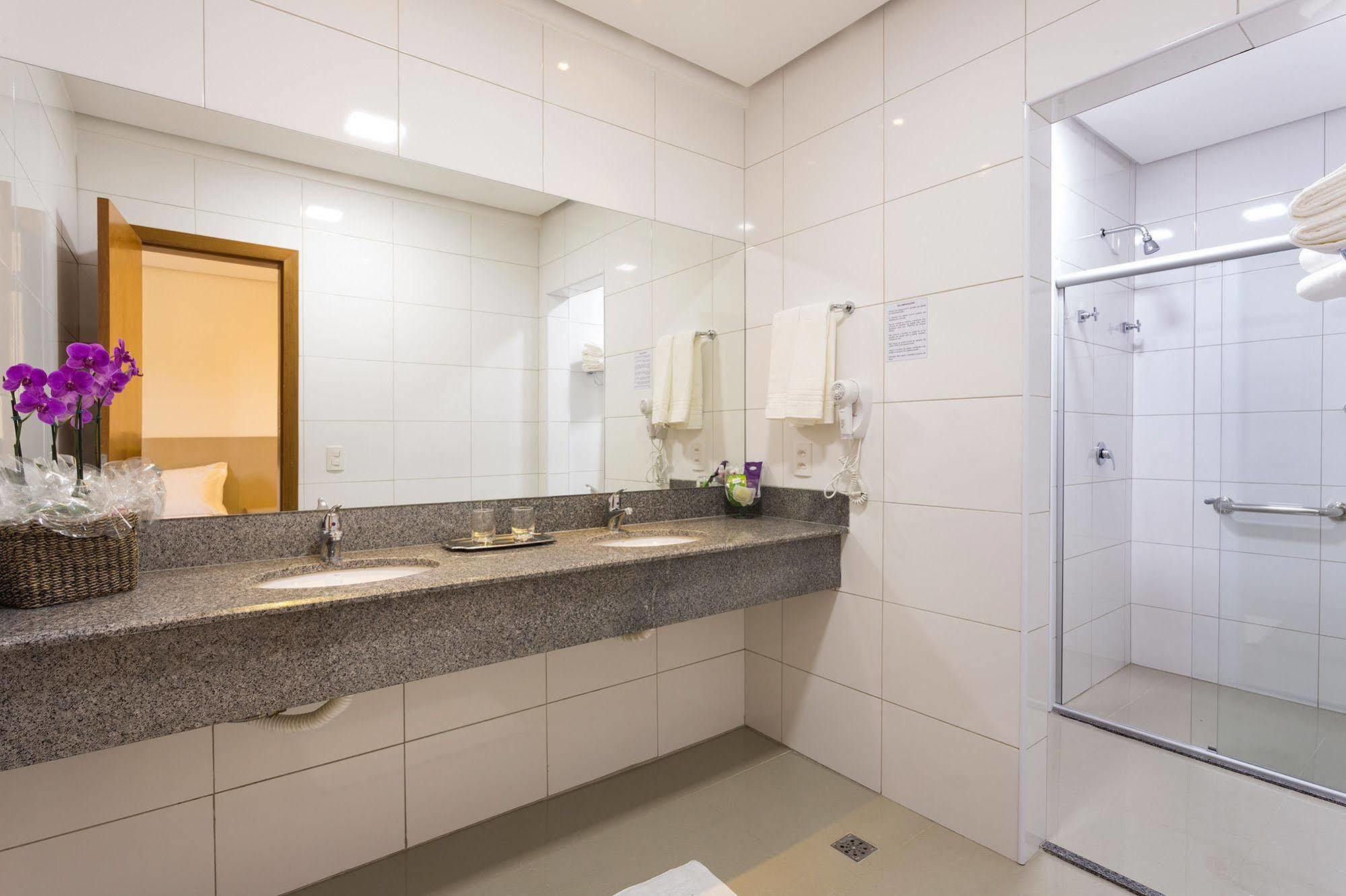 Liguori Hotel ترينيداد المظهر الخارجي الصورة